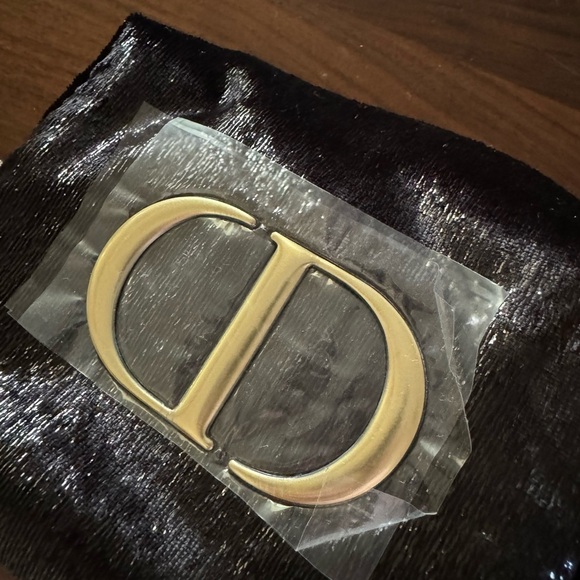 Dior Glitter/Sparkle Cosmetic Pouch - Picture 7 of 8